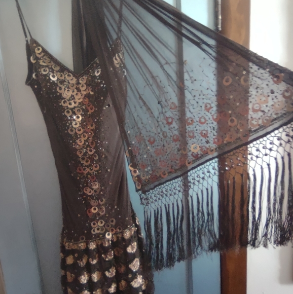 Sue Wong - Picture 3 of 3